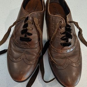 Born brown leather Oxford shoe (7.5)